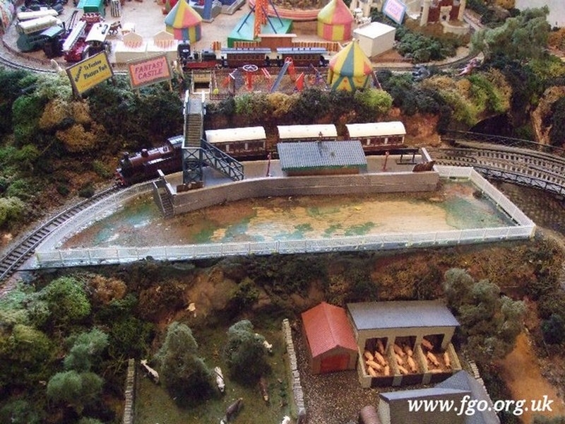 07 - Fences in place.