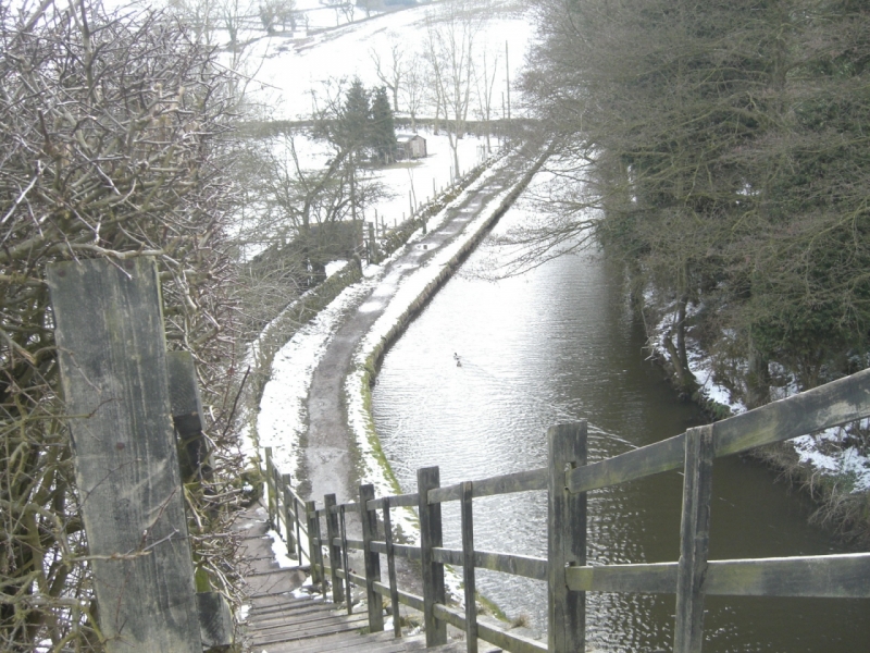 Aquaduct over Hazelhurst locks