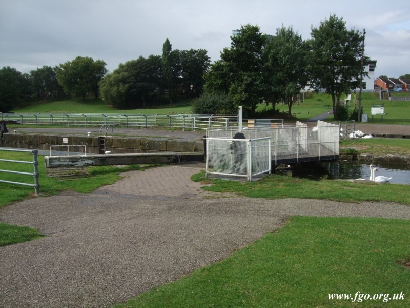 11 - Twin Locks